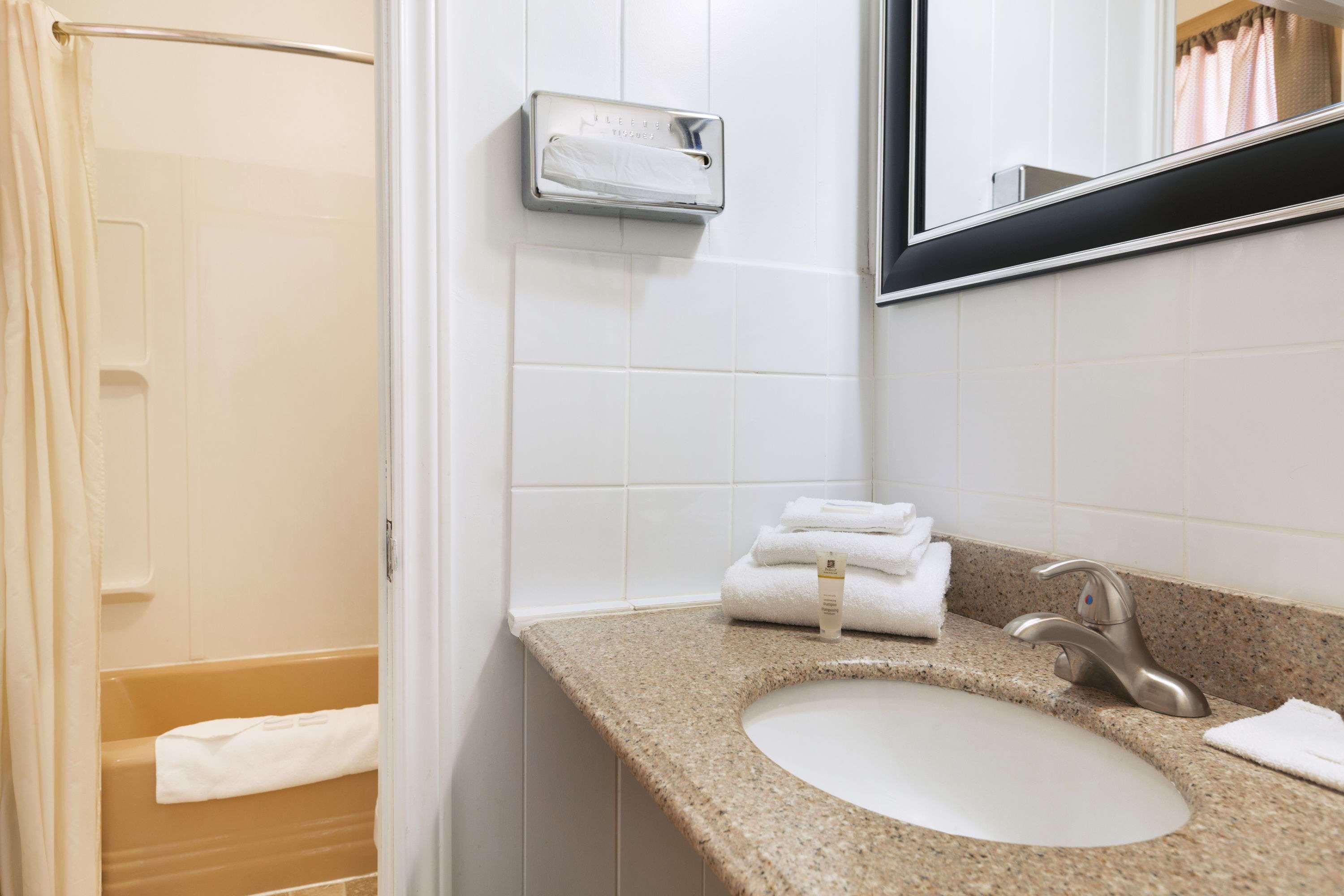 Travel Inn Cochrane Экстерьер фото