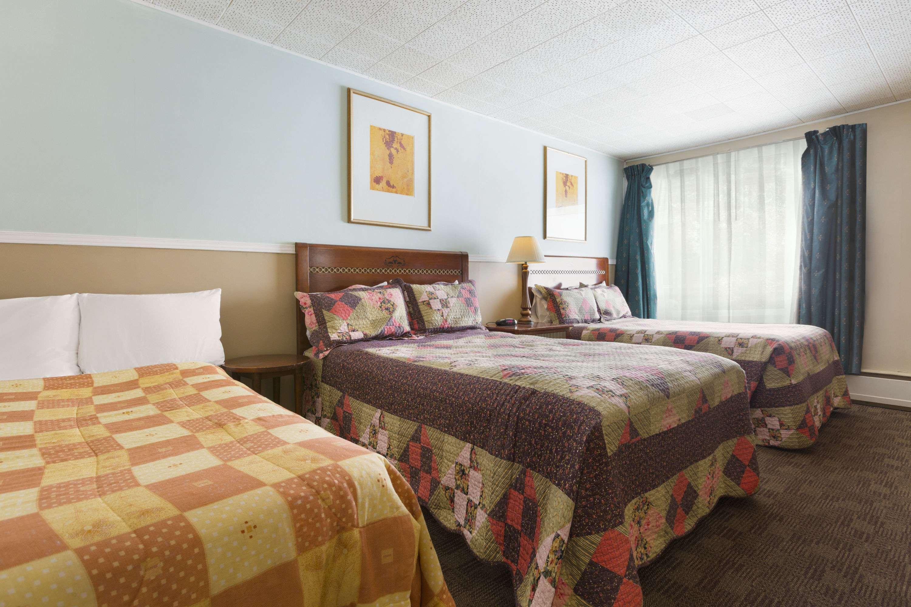 Travel Inn Cochrane Экстерьер фото