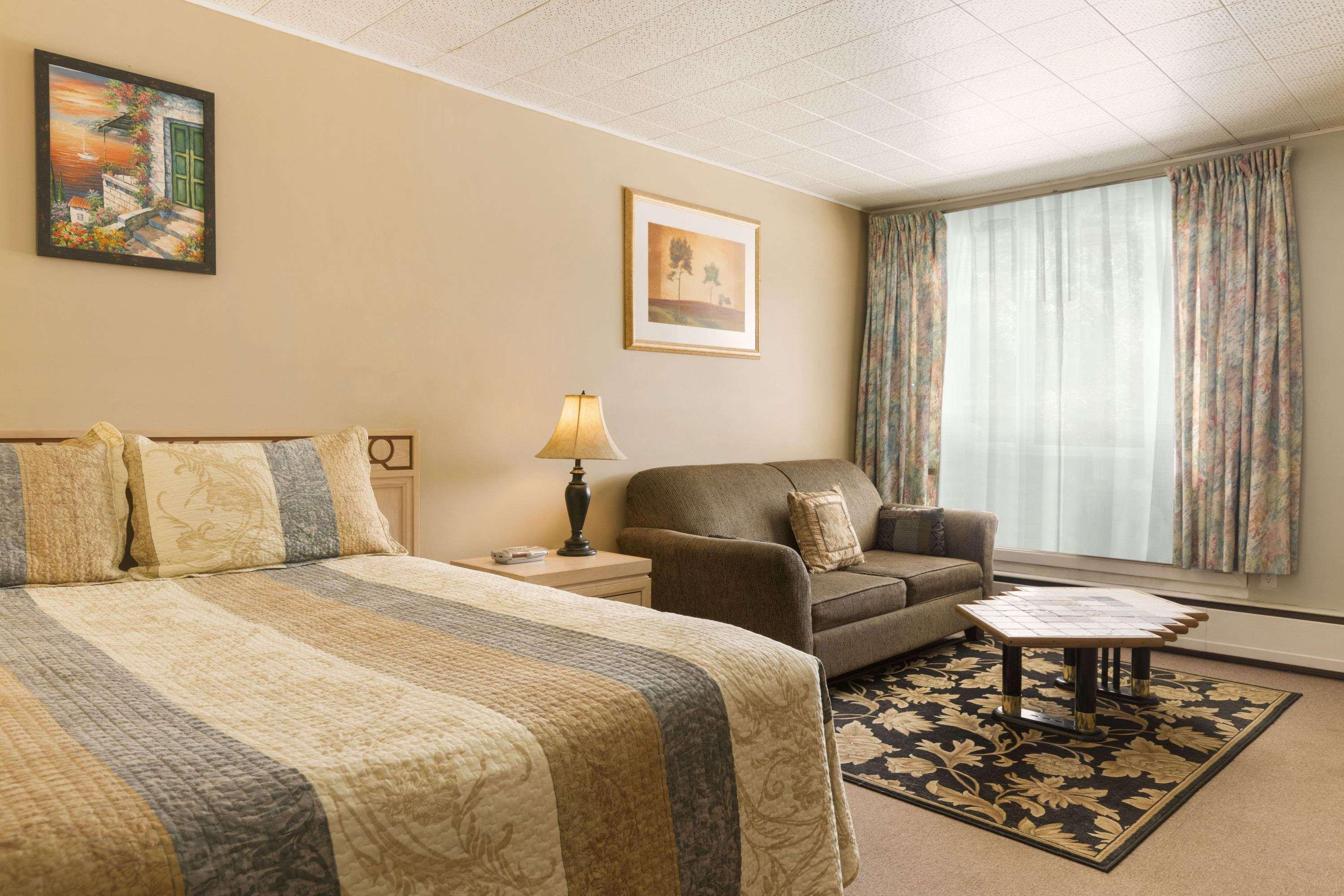 Travel Inn Cochrane Экстерьер фото