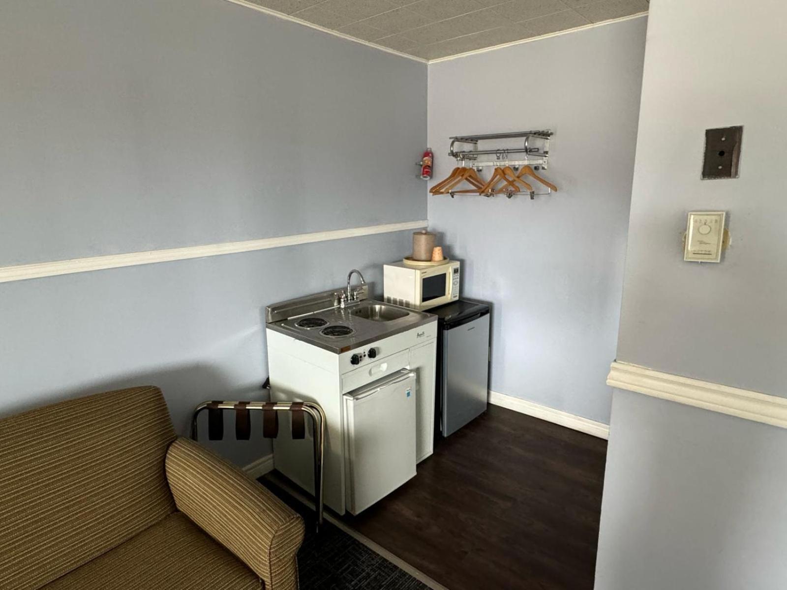 Travel Inn Cochrane Экстерьер фото