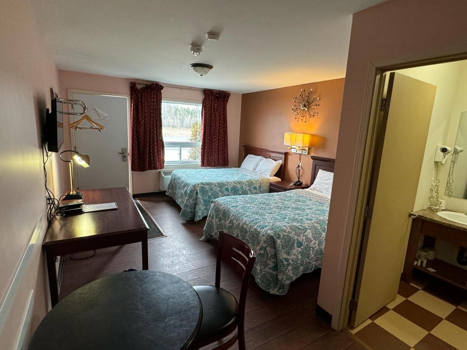 Travel Inn Cochrane Экстерьер фото