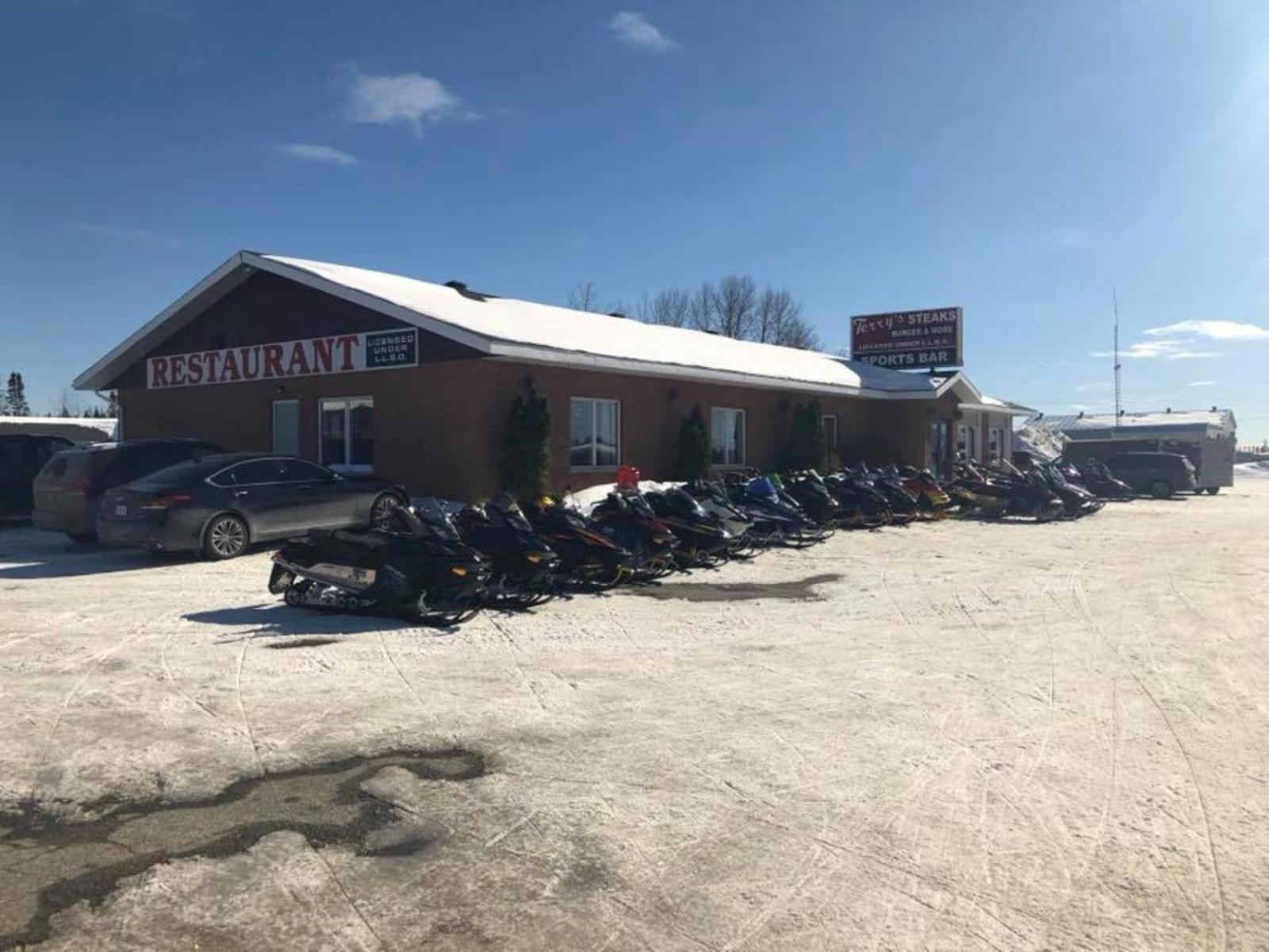 Travel Inn Cochrane Экстерьер фото